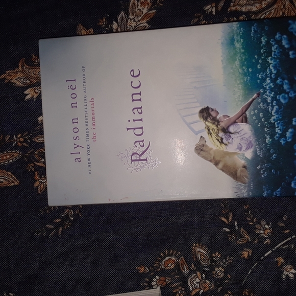 fantasy novel Riley Bloom book set by Alyson Noel - Picture 6 of 6